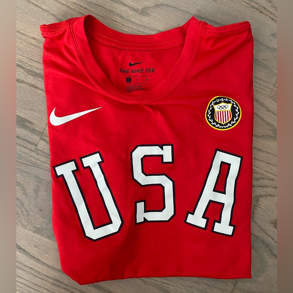The Nike Tee. Men’s S. Dri-fit